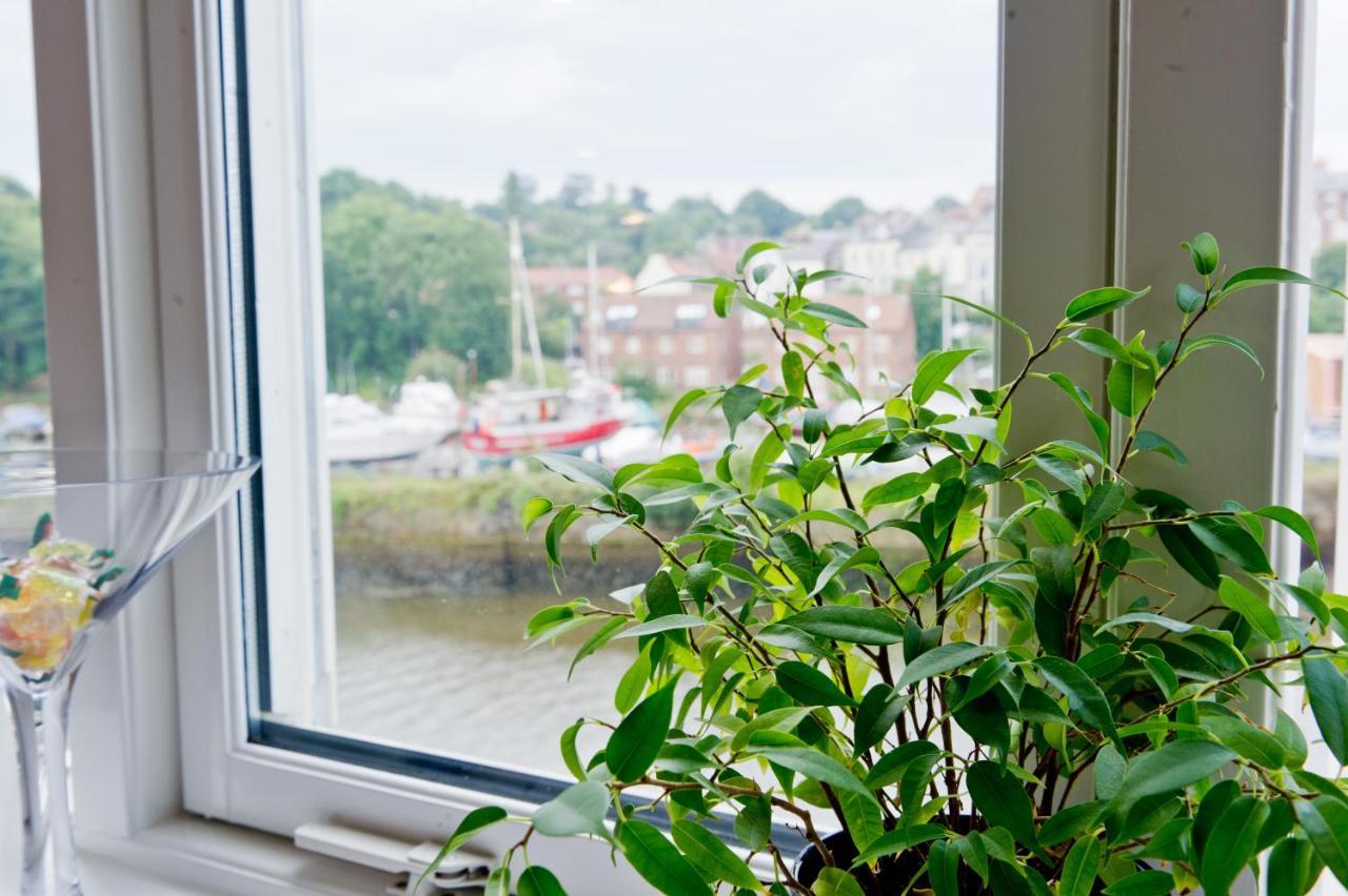 Watermark Apartments Whitby Ruang foto
