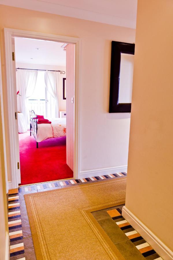 Watermark Apartments Whitby Ruang foto