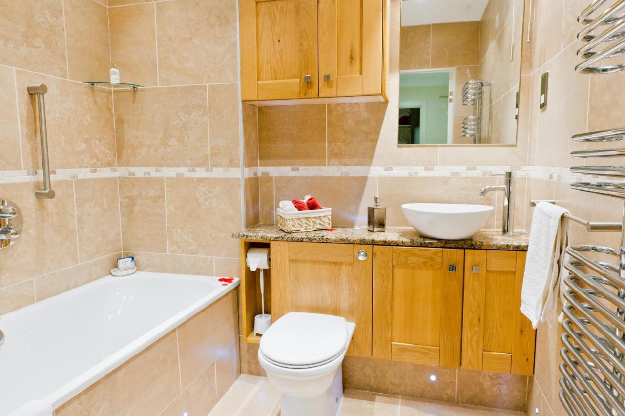 Watermark Apartments Whitby Ruang foto