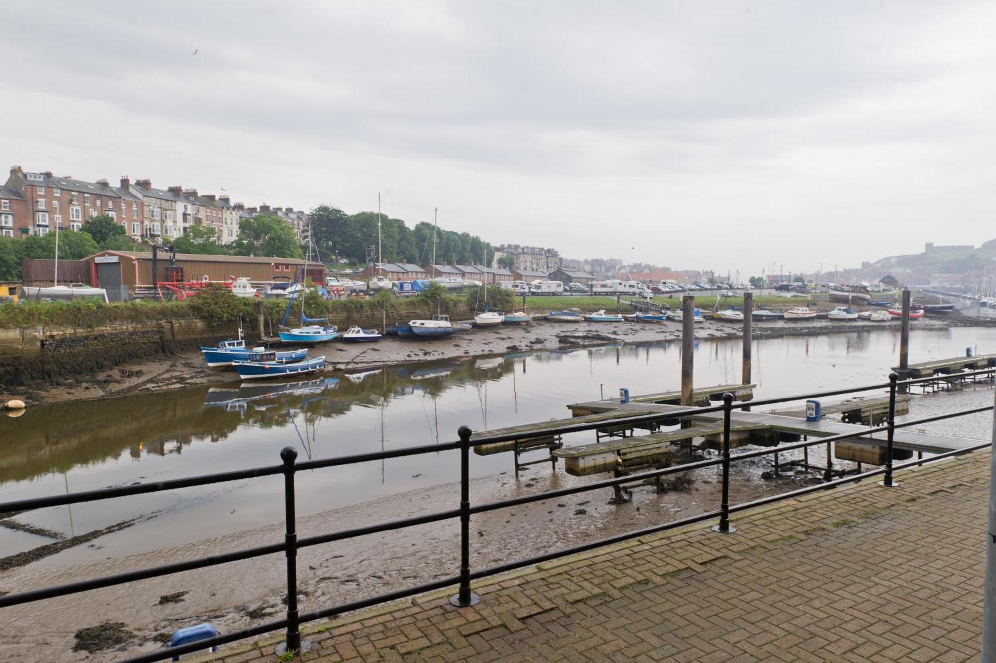 Watermark Apartments Whitby Ruang foto