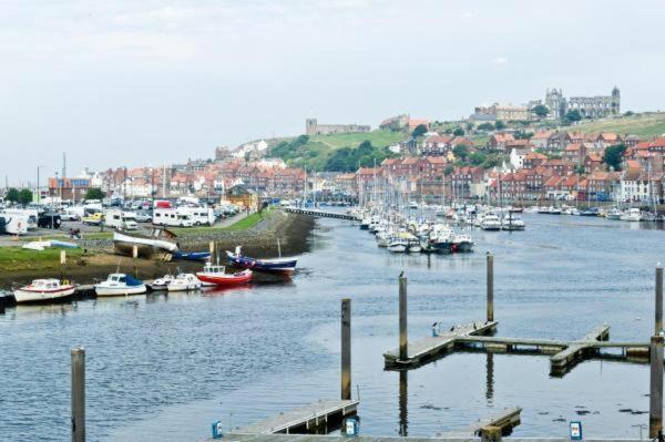 Watermark Apartments Whitby Bagian luar foto